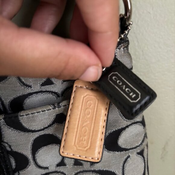 Coach turnlock shoulder bag - Picture 3 of 6